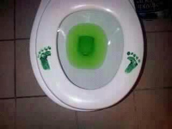 А хто сидів на моєму унітазі?