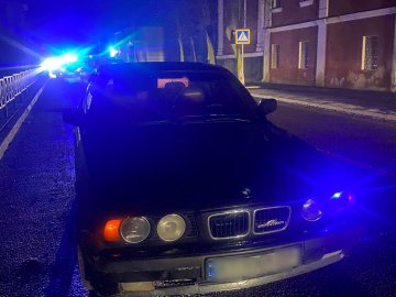 У місті на Волині автомобіль збив пенсіонерку на пішохідному переході