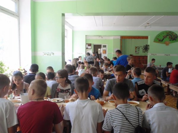 «Літо - 2015»: як луцькі школярі відпочивають у спортивно-оздоровчому таборі. ФОТО