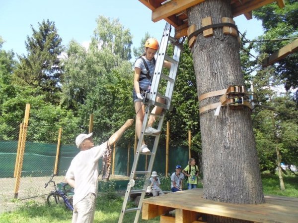 «Літо - 2015»: як луцькі школярі відпочивають у спортивно-оздоровчому таборі. ФОТО