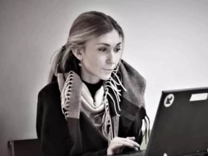 Посол ЄС назвала смерть журналістки Рощиної одним з найжахливіших воєнних злочинів рф