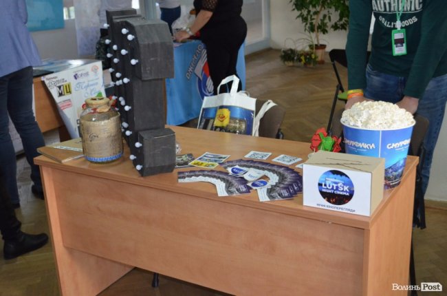 Пластилін, поп-корн та ЗавтраMan: як у Луцьку «продавали» громадські організації