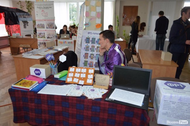 Пластилін, поп-корн та ЗавтраMan: як у Луцьку «продавали» громадські організації