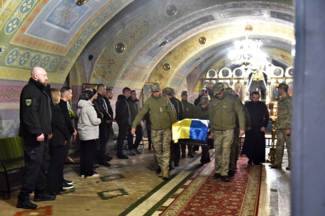«Найбільше боявся втратити когось зі своїх хлопців»: у Луцьку попрощалися із 26-річним Героєм Денисом Жуком