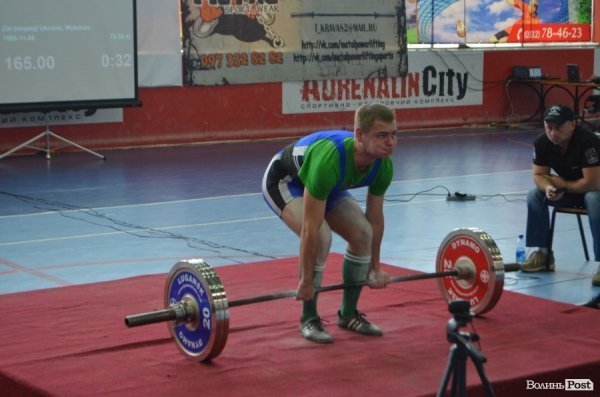 У Луцьку стартував ювілейний чемпіонат світу WPA з пауерліфтингу. ФОТО 