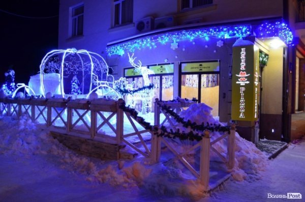 ТОП-10 новорічних фасадів Луцька. ФОТО