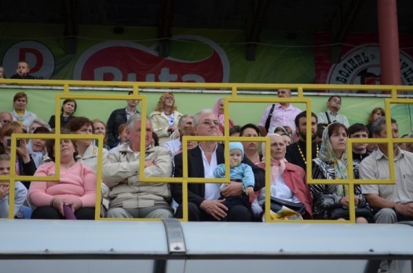 Естрадні зірки виступали в Луцьку заради дітей-сиріт. ФОТО 