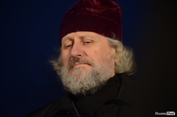 У Луцьку запалили новорічну ялинку. ФОТО