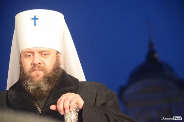 У Луцьку запалили новорічну ялинку. ФОТО