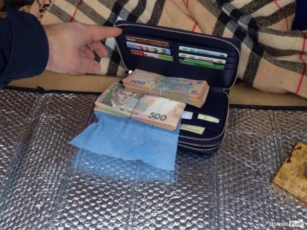 Київські податківці погоріли на хабарі у 4 мільйони гривень. ФОТО