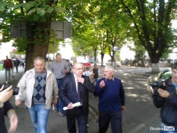 Губернатор Волині відмовився говорити з революціонерами