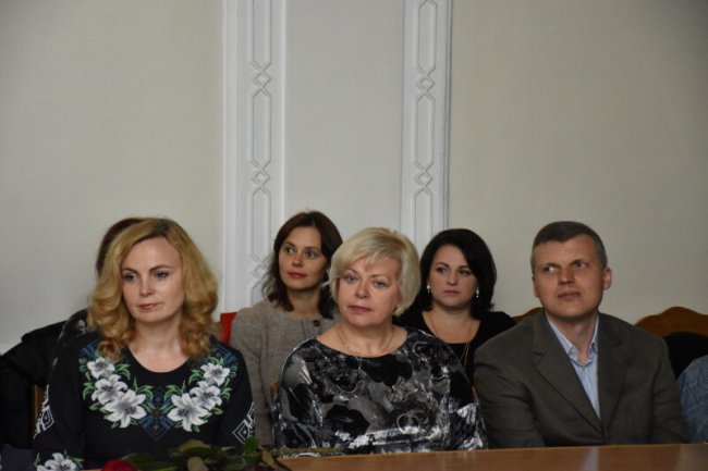 У Луцьку кращих фармацевтів привітали грамотами та квітами. ФОТО