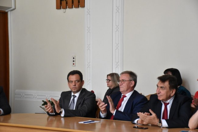 У Луцьку кращих фармацевтів привітали грамотами та квітами. ФОТО