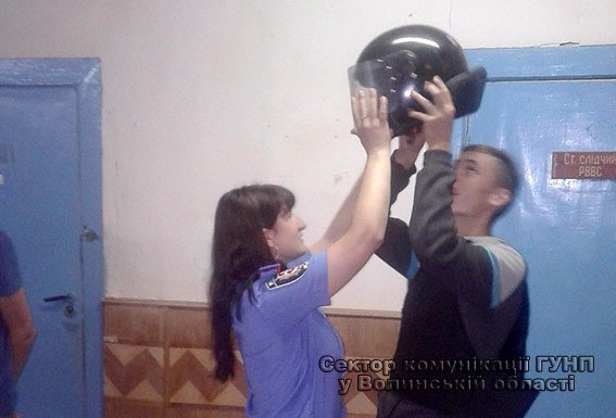 Вихованці Любешівського технічного коледжу побували у місцевому відділенні поліції. ФОТО