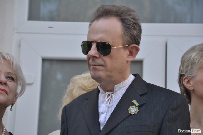 Каша та вишиті рушники: Перший дзвоник у школі №5