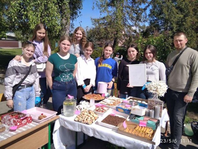 У Луцькому районі школярі на благодійному ярмарку зібрали понад 70 тисяч на ЗСУ. ФОТО