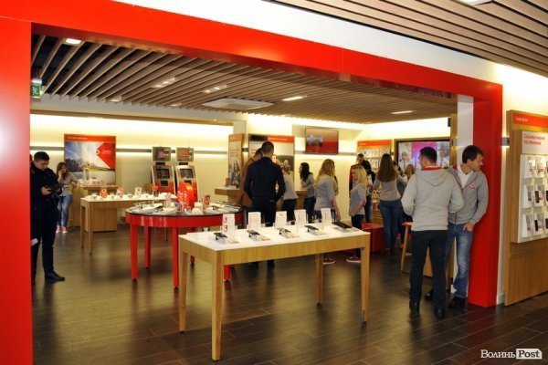 У Луцьку відкрився перший брендований магазин Vodafone 