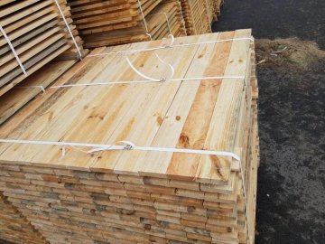 На Камінь-Каширщині під час рейду виявили авто з «лівою» пилопродукцією