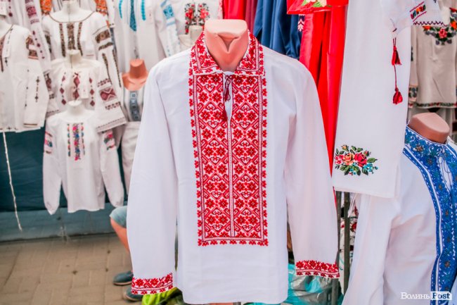 Народні розваги і море людей: в центрі Луцька «гуляє» етнофестиваль. ФОТО 