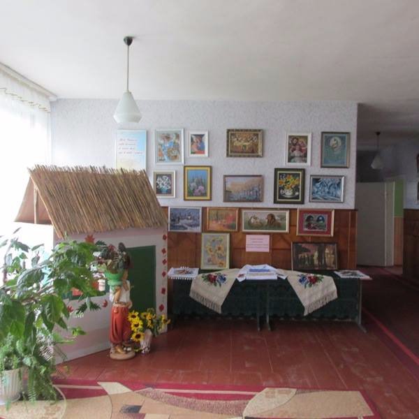 Школа-«дев’ятирічка» на Волині відсвяткувала 50-річчя. ФОТО