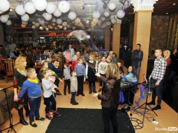 Майстерки, фотозони, аукціон: у Луцьку влаштували свято для особливих дітей