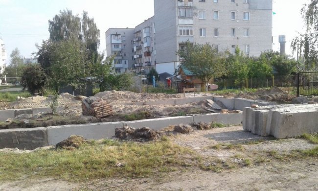 У волинському селі «розширюють» школу. ФОТО