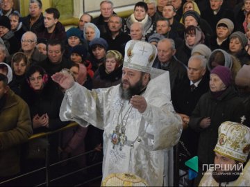 «Ви справжні європейці»: у луцькому соборі вперше відслужили різдвяну літургію 25 грудня. ФОТО