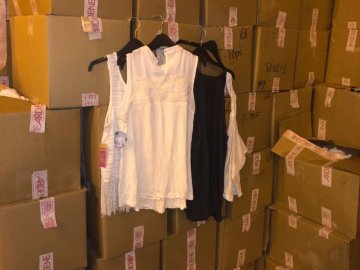 На «Ягодині» у вантажівці виявили «зайві» блузки на понад 13 мільйонів гривень