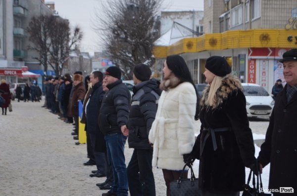Ланцюг єднання в Луцьку. ФОТО