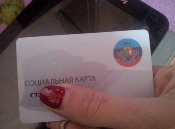 Погрози, бунти і «заманухи»: на Донбасі силою проводять «вибори». ФОТО