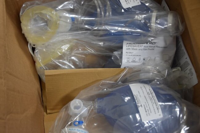 Луцькі «пункти незламності» забезпечили сучасним медичним обладнанням. ФОТО