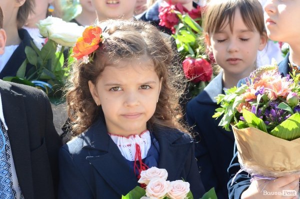 У Луцьку - останній дзвінок для школярів. ФОТО