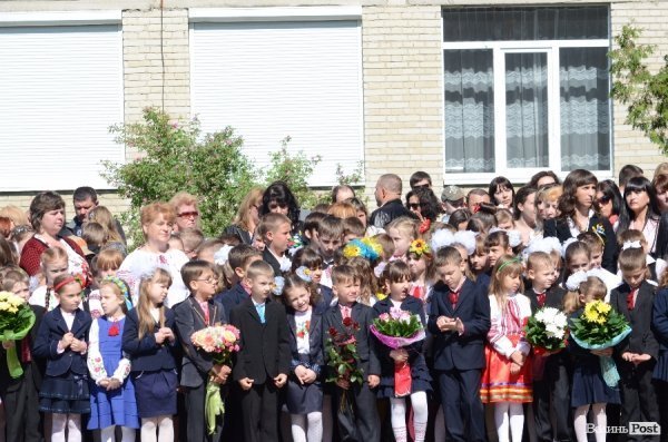 У Луцьку - останній дзвінок для школярів. ФОТО