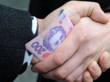 Судили волинянина, який хотів за 200 гривень  підкупити поліцейських