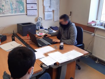 У Польщі затримали українця, який ошукав кур’єрську фірму на велику суму грошей