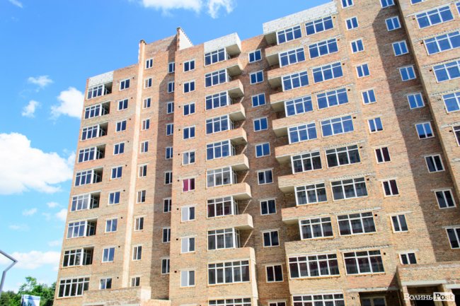 Будівництво триває: як у Луцьку «розростається» яскравий ЖК «Caramel Residence». ФОТО*