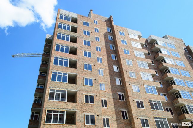 Будівництво триває: як у Луцьку «розростається» яскравий ЖК «Caramel Residence». ФОТО*