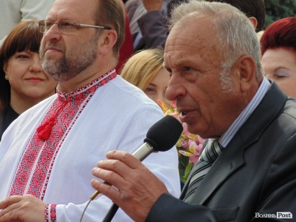 Останній дзвінок у Луцьку: четверта гімназія. ФОТО