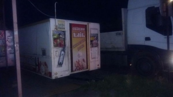 У Луцьку демонтували незаконно розміщені споруди. ФОТО