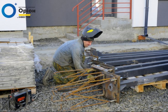 У ЖК «Оріон» монтують «теплу» підлогу. ФОТО*