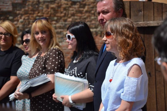 У Луцькому замку для новоспечених філологів та журналістів влаштували випускний