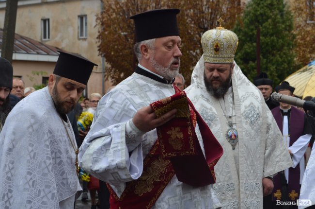 «Їхні душі нарешті знайшли спокій», - у Луцьку перепоховали рештки розстріляних в'язнів