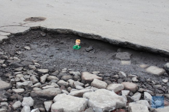 Жителі міста на Волині скаржаться на проблемне сусідство з АЗС. ФОТО, ВІДЕО