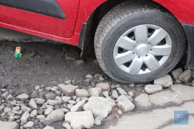 Жителі міста на Волині скаржаться на проблемне сусідство з АЗС. ФОТО, ВІДЕО