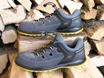 Металевий чи композитний носок: яке спецвзуття вибрати?*