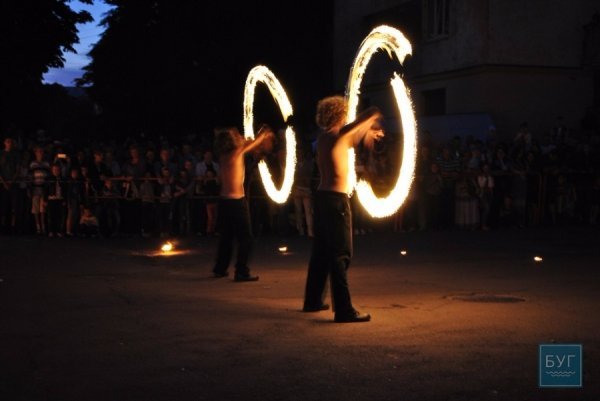 День міста у Володимирі-Волинському закінчився незвичайним фаєр-шоу. ФОТО