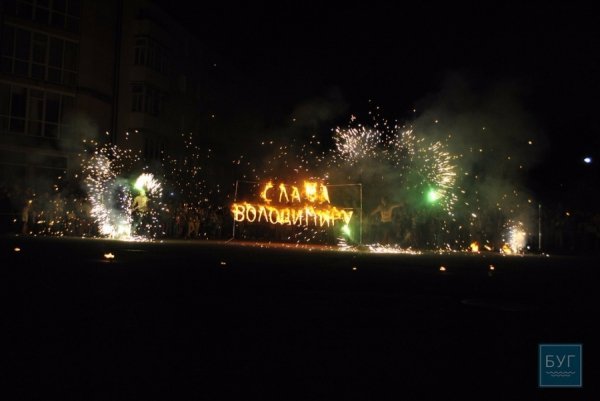 День міста у Володимирі-Волинському закінчився незвичайним фаєр-шоу. ФОТО