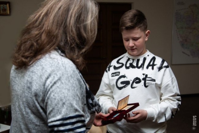 Синам загиблого Героя з Луцька вручили державну нагороду батька