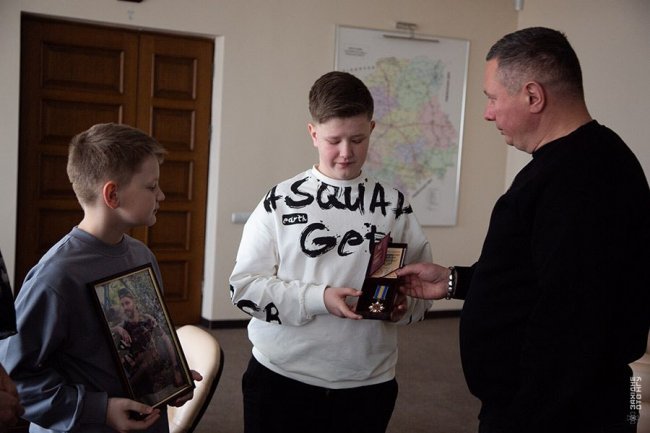 Синам загиблого Героя з Луцька вручили державну нагороду батька