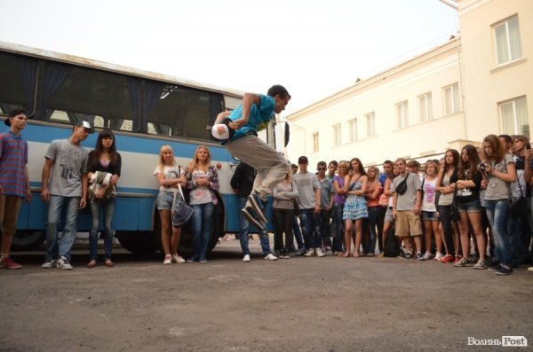 У центрі Луцька влаштували хіп-хоп вечірку. ФОТО  
